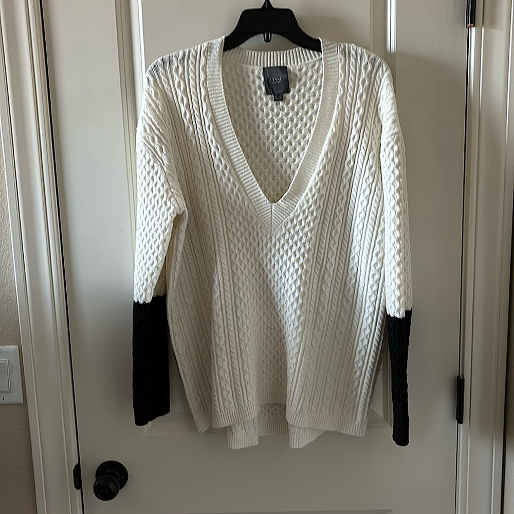 Ladies sweater, off white and black on the sleeves